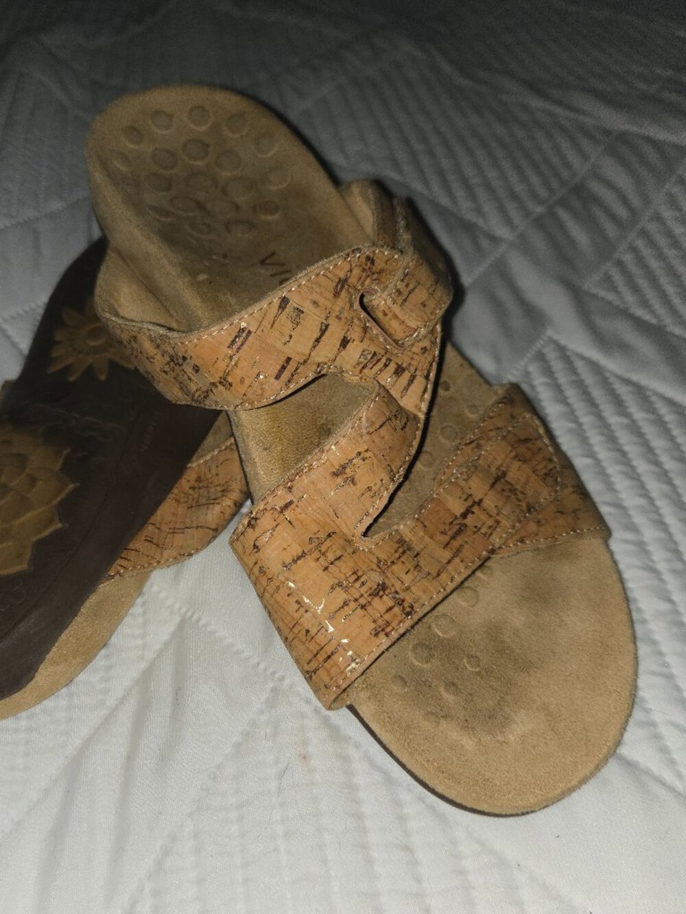 VIONIC Gold Cork Slide Sandals Size 8 - Picture 4 of 7